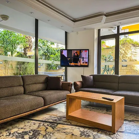 Casa Cleo Aparthotel