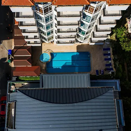 Casa Cleo Apartahotel